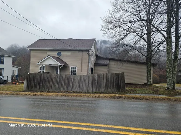 233 Main St, Bruin, PA 16022