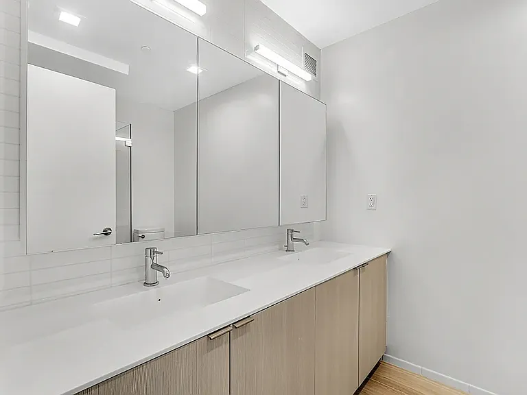 2922 Northern Blvd #Penthouse 1A — Photo 9