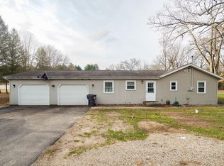 27971 Drape Rd, Lawton, MI 49065
