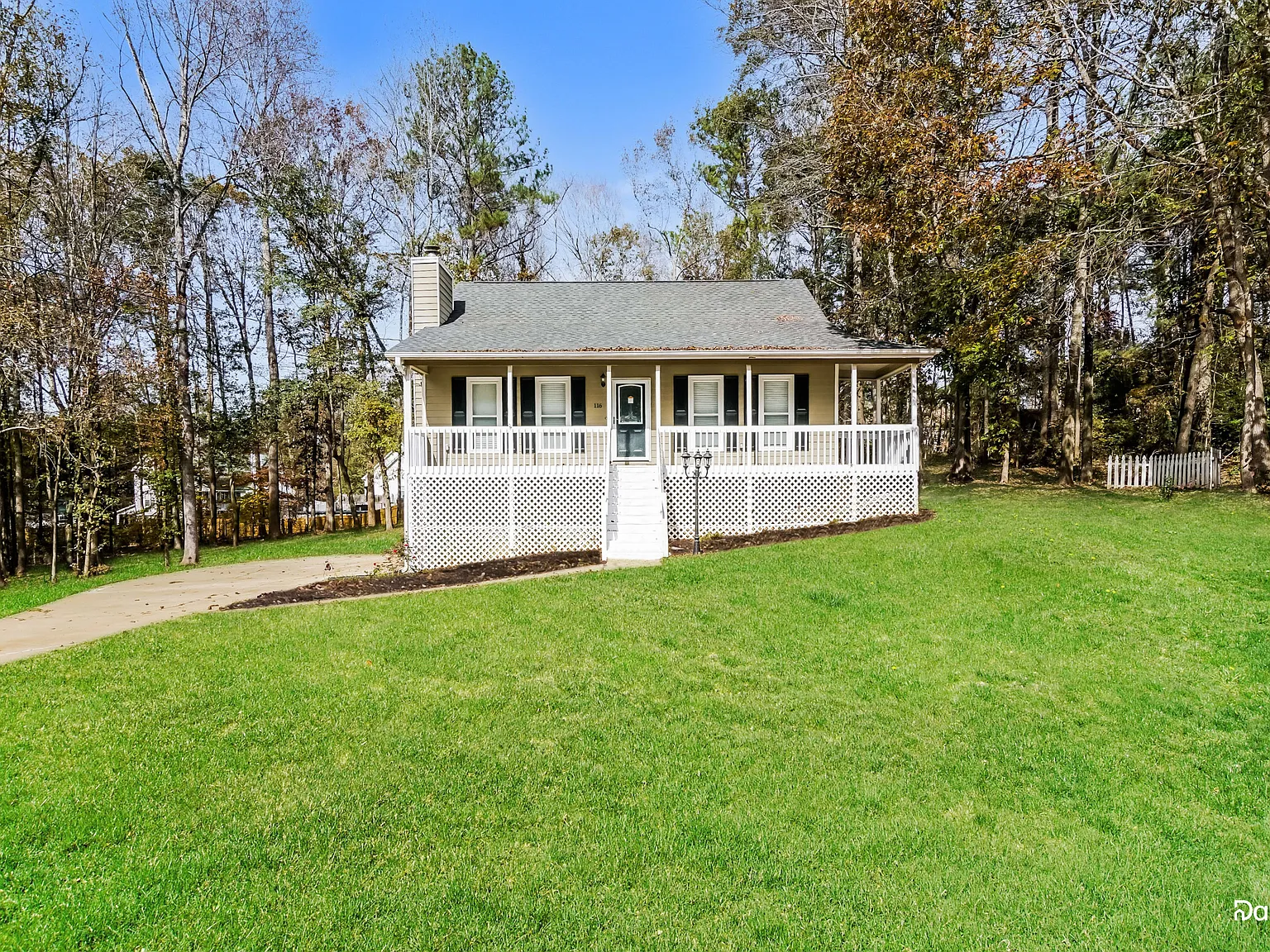 3 bed, 2.0 bath, 1567 sqft, $1,795 — Photo 1