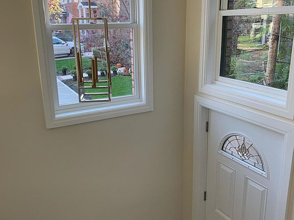 3rd image of 528 Albourne Ave #1
