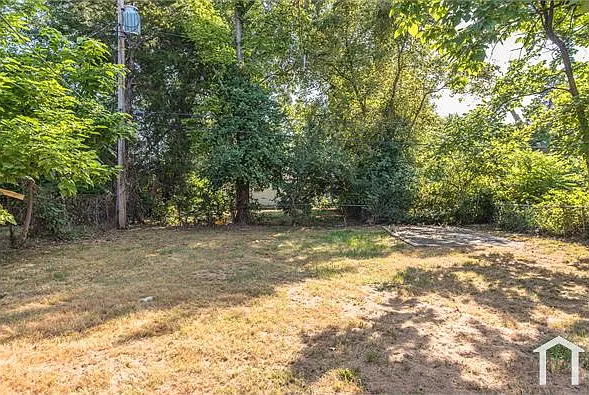 320 Henquin Dr — Photo 23