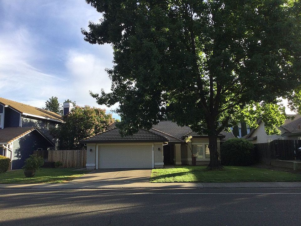 1st image of 320 Prewett Dr