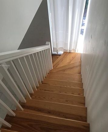4th image of 2140 Calais Dr
