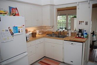 3rd image of 391 Rosewood Ave