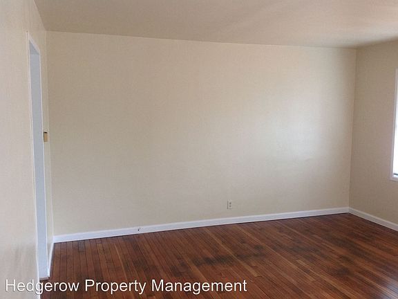 3rd image of 2983 Kilburn Ave