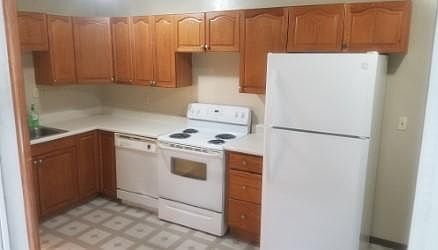 4th image of 5220 Pine Grove Dr NE