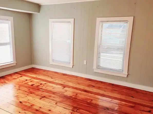 83 E Main St, Marlborough, MA