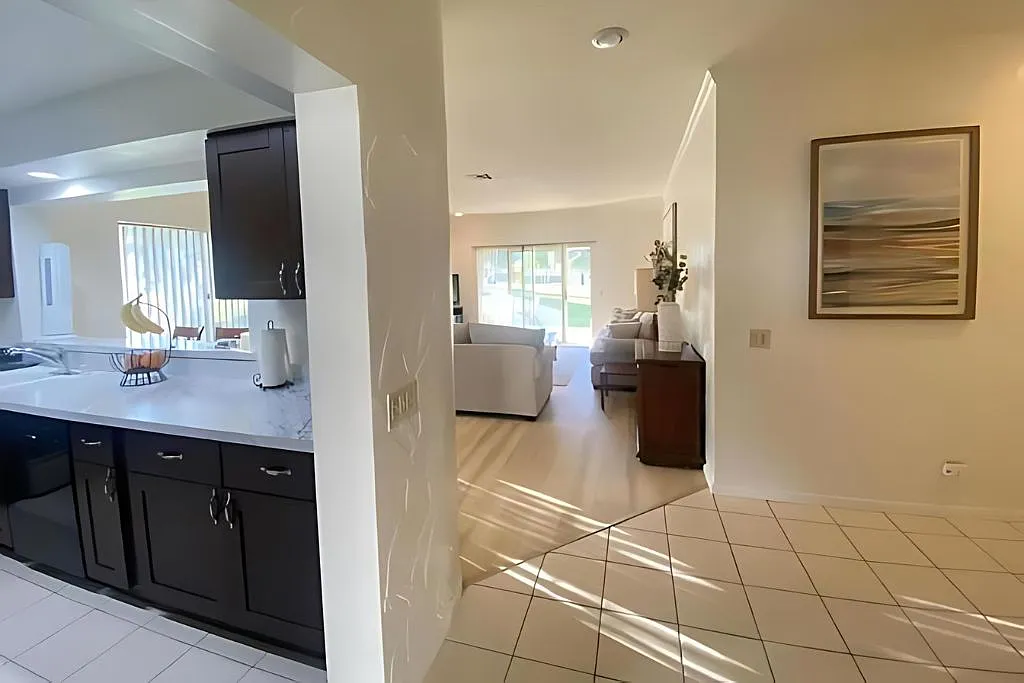 3 bed, 2.5 bath, 1814 sqft, $6,500 — Photo 4
