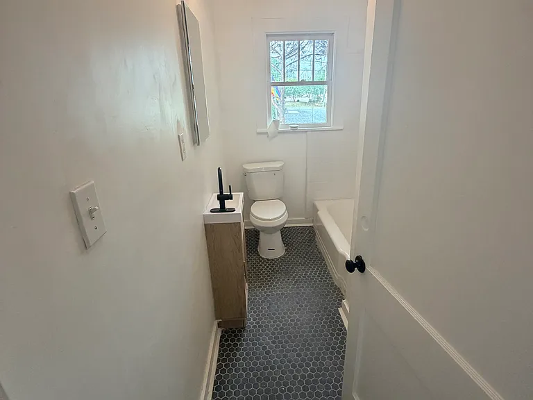 3035 University Dr — Photo 7