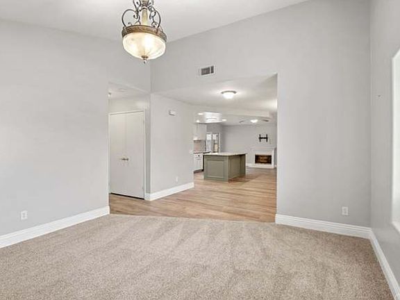 4th image of 44472 Galicia Dr