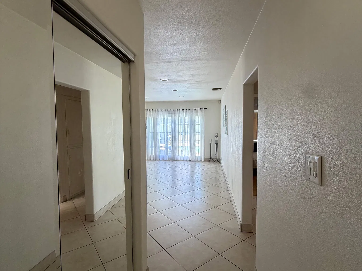 3 bed, 1750 sqft, $4,800 — Photo 4