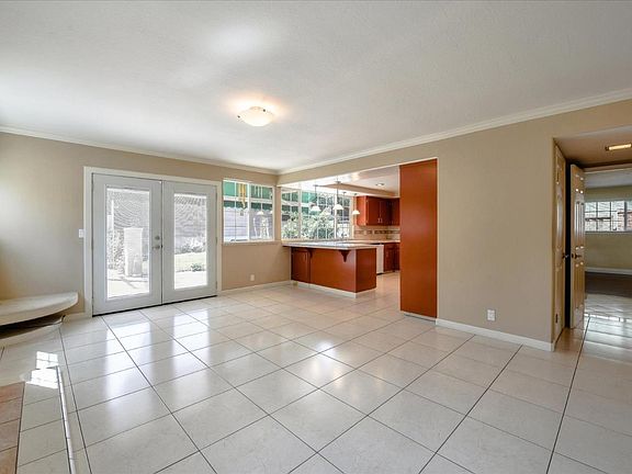 5th image of 180 Herlong Ave