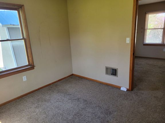 5th image of 315 Jefferson St APT D