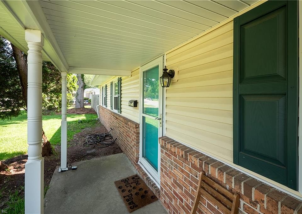 1st image of 3700 Kings Point Cir