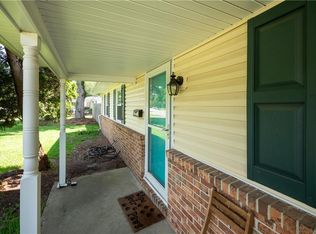 3700 Kings Point Cir, Virginia Beach, VA 23452