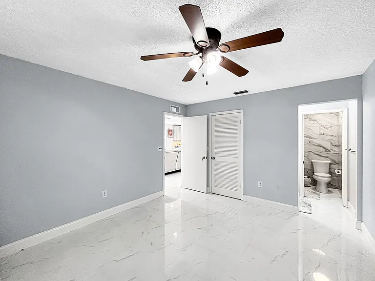 2140 Corbin Pl #F — Photo 12