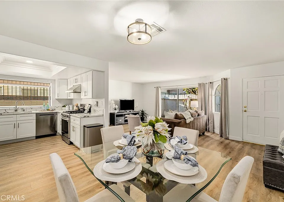 11463 1/2 Excelsior Dr