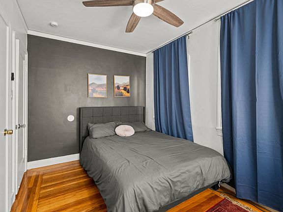 3rd image of 2833 Georgia St #2833