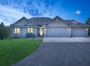 1425 Carriage Hill Dr, Hinckley, MN 55037