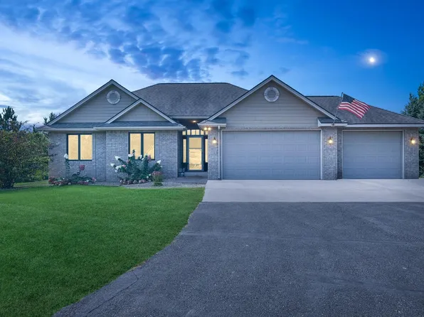 1425 Carriage Hill Dr, Hinckley, MN 55037