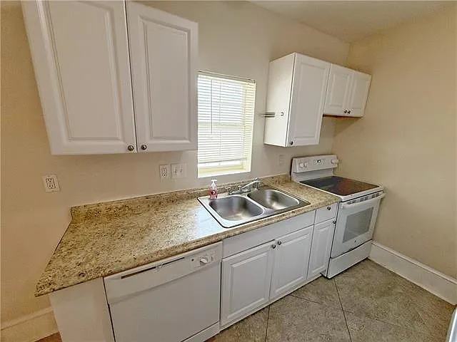 209 N Johnson St — Photo 7