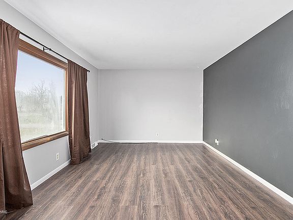 5th image of 621 Butternut Dr