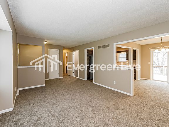 3rd image of 319 Monroe Ave