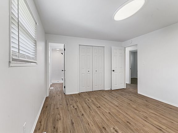 4th image of 8955 Ogden Dunes Dr