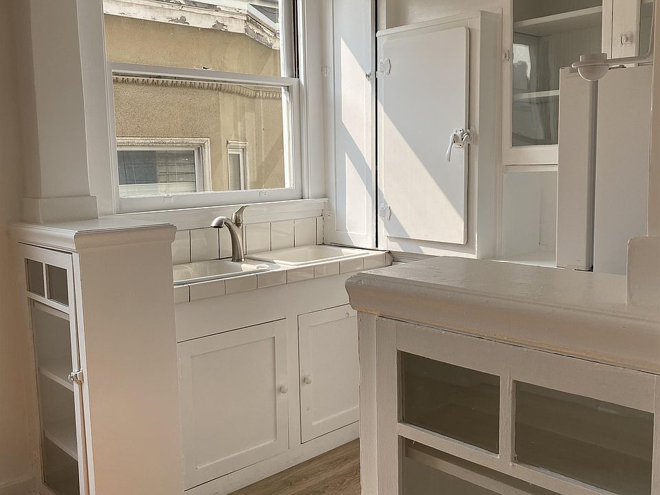 1st image of 306 Fair Oaks St #7