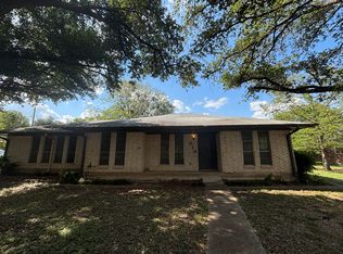 816 George St, Taylor, TX 76574