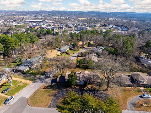 3rd image of 1512 Bunker Hill Dr