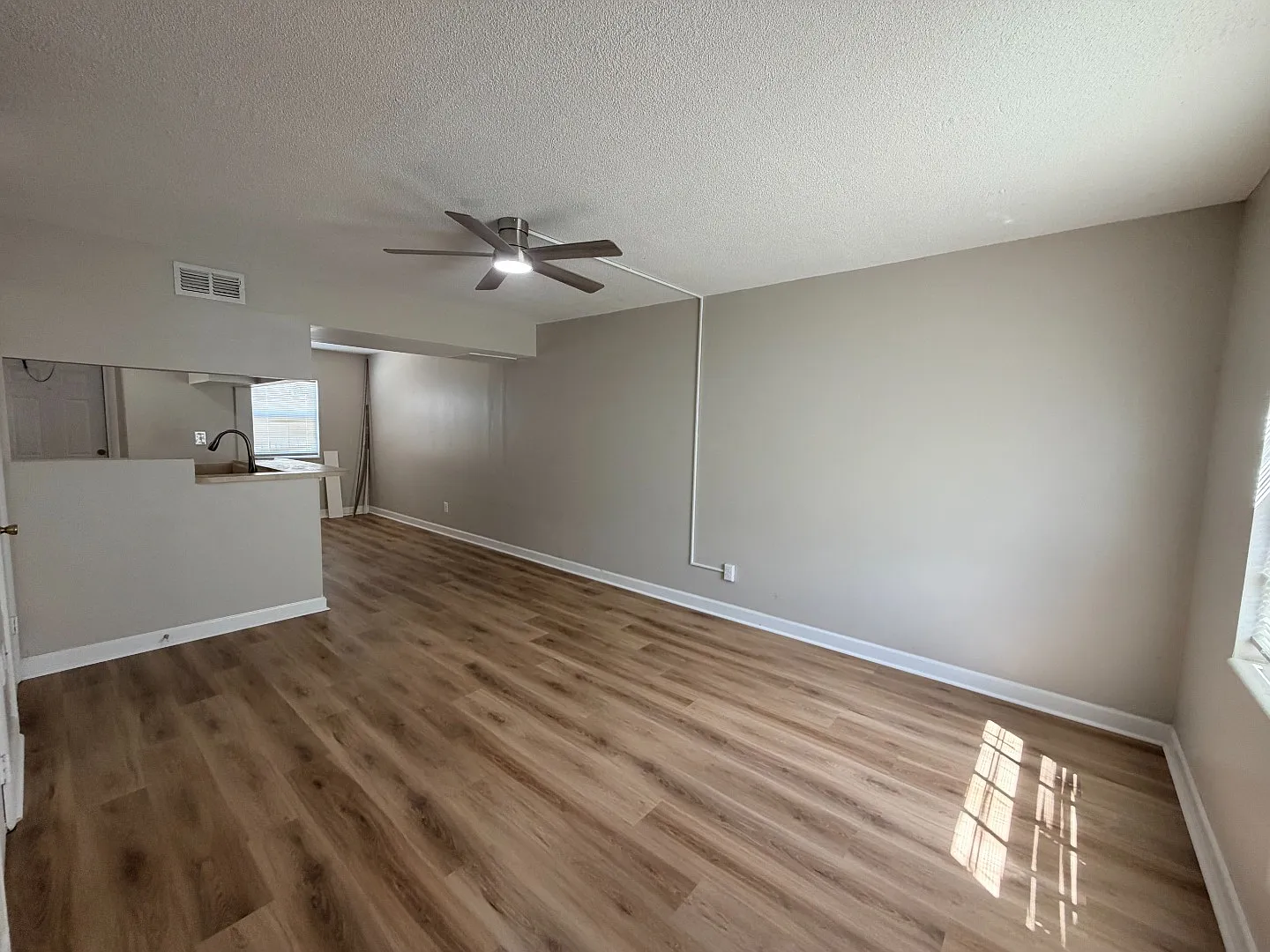 Bright 2-Bed Townhome with Pool, In-Unit Laundry, and Central A/C 55 Needle Blvd, Merritt Island — Photo 2