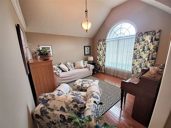5th image of 2508 Clifton Dr SE