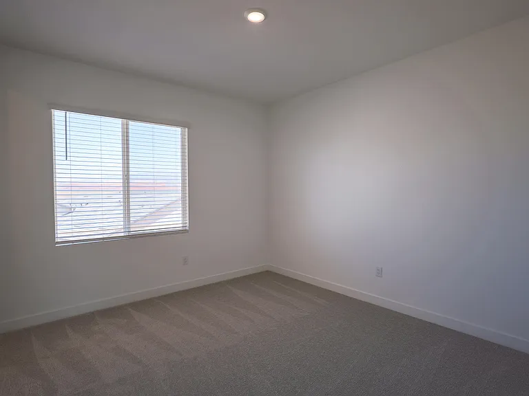 3068 W Orco Ln — Photo 24