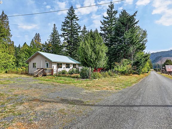 3rd image of 92 Bunker Keys Rd