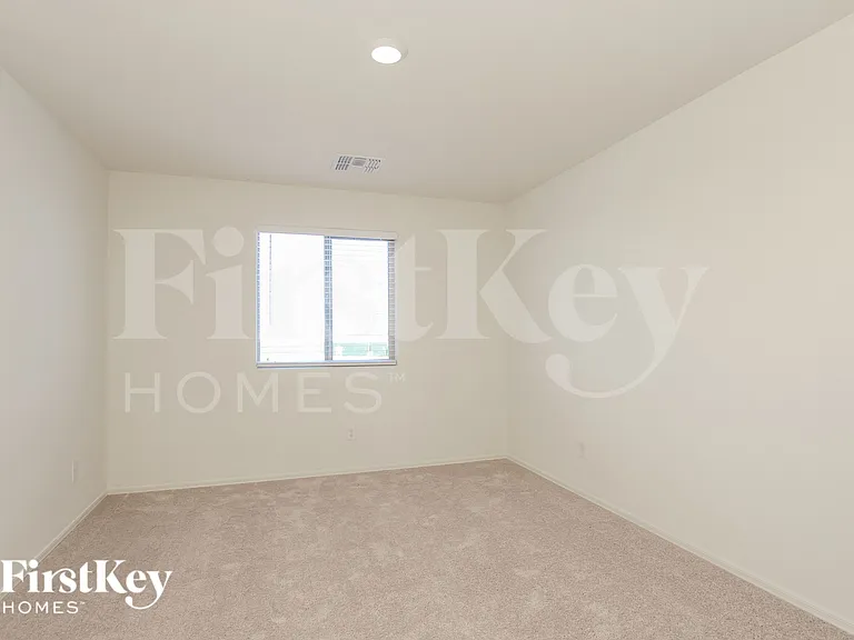 8434 S 258th Dr — Photo 12