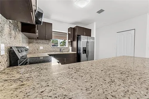 1029 SW 11th Ave #1029 Photo 1