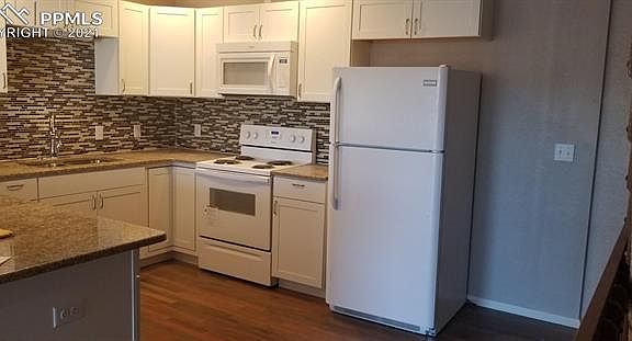 5th image of 516 Superior St