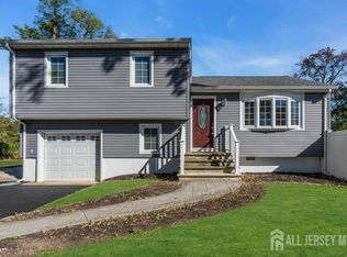 1 Salisbury Ave, Middletown, NJ 07748