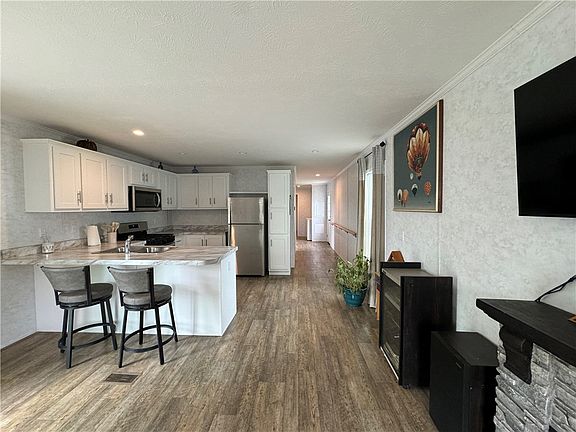 4th image of 1021 Waterloo Geneva Rd #31