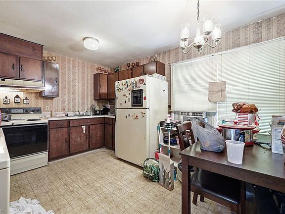 5th image of 4120 Sunflower Cir