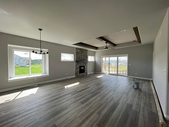 3rd image of 1237 Berkshire Ln