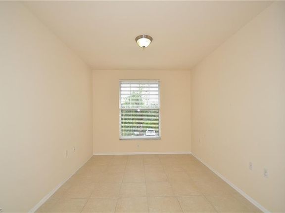 5th image of 1320 Charleston Square Dr APT 203