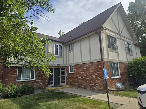 30256 Southfield Rd Photo 1