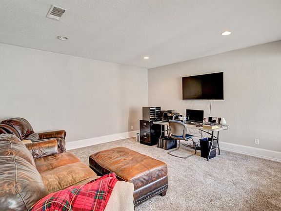 4th image of 5125 Cordova Ave