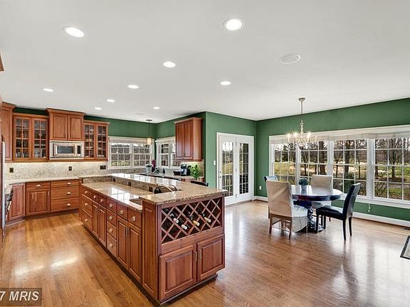5th image of 8120 Amsterdam Ct