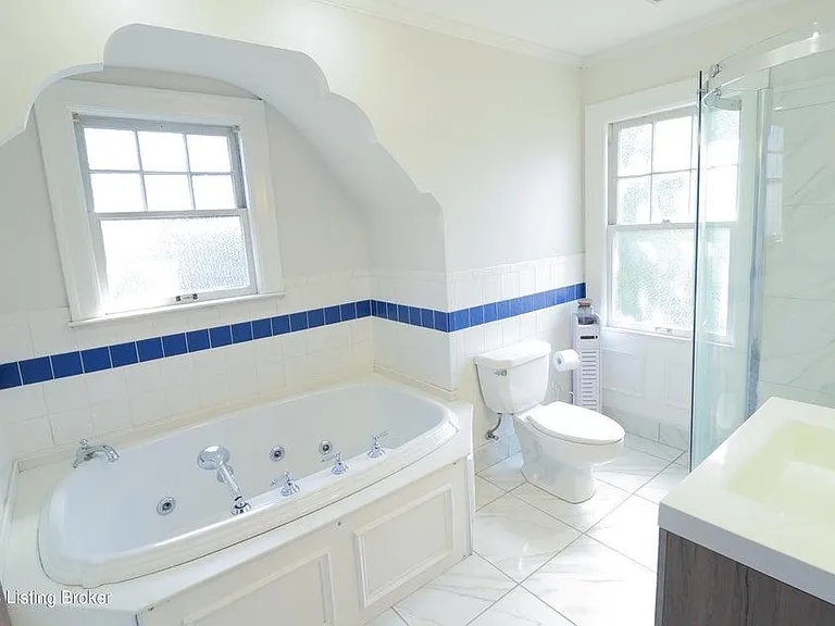 2154 Emerson Ave — Photo 5