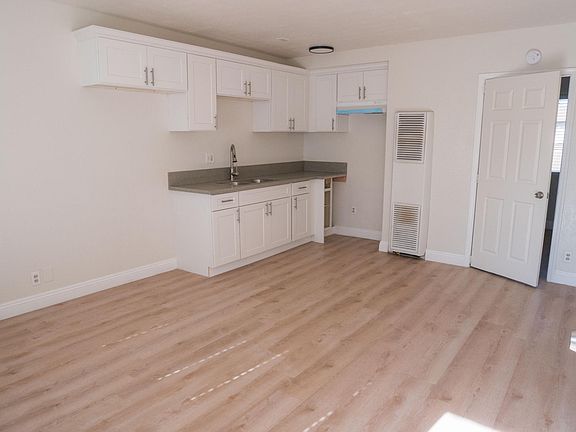 4th image of 16433 Woodruff Ave APT 40