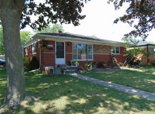 24701 Star Valley Dr, Saint Clair Shores, MI